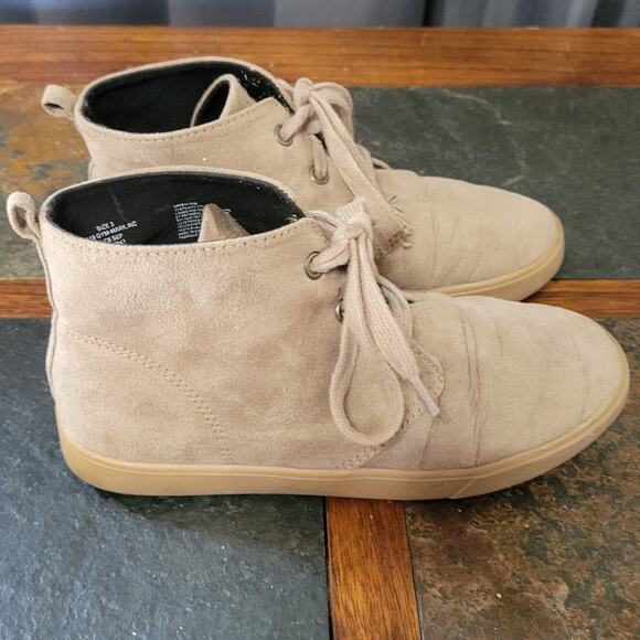 Crazy 8 Girls size 3 Lace Up High Top Sneakers - Picture 1 of 8